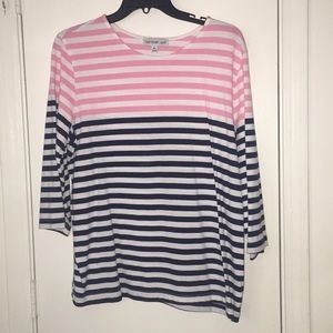 Striped shirt with 3/4 length sleeves.